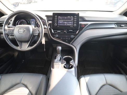 Used 2024 Toyota Camry SE image 21