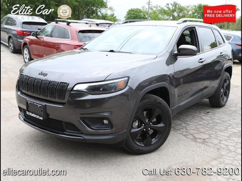 Used 2019 Jeep Cherokee Latitude Plus AWD/4WD image 1