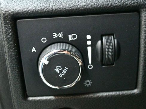 Used 2022 Jeep Grand Cherokee Limited image 70