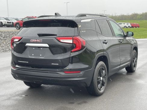 Used 2023 GMC Terrain SLE w/ Driver Convenience Package AWD/4WD image 3