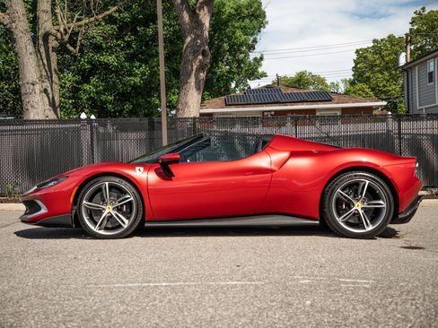 Used 2023 Ferrari 296 GTS RWD image 21