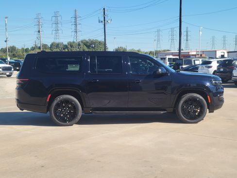 New 2025 Jeep Wagoneer L Series II w/ Premium Group I image 3