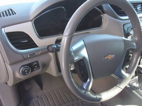 Used 2017 Chevrolet Traverse LT image 21