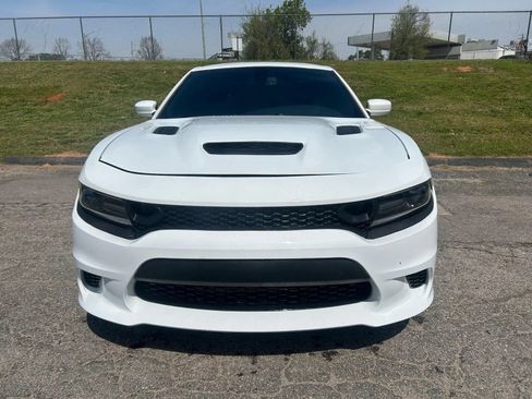 Used 2018 Dodge Charger R/T w/ Plus Group RWD image 3
