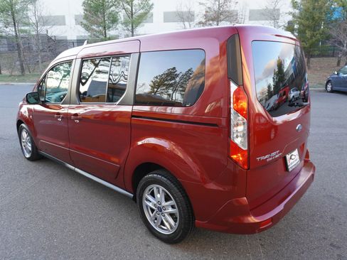 Used 2019 Ford Transit Connect XLT w/ XLT Premium Package image 5