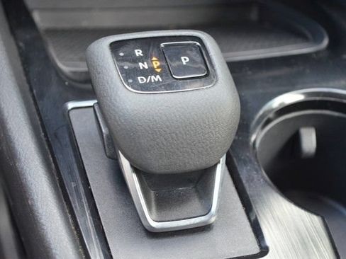 Used 2025 Nissan Rogue SV AWD/4WD image 27