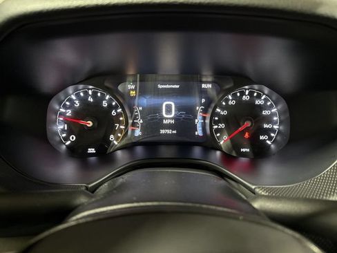 Used 2025 Jeep Compass Trailhawk AWD/4WD image 12