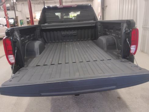 Used 2025 GMC Sierra 1500 Elevation image 24