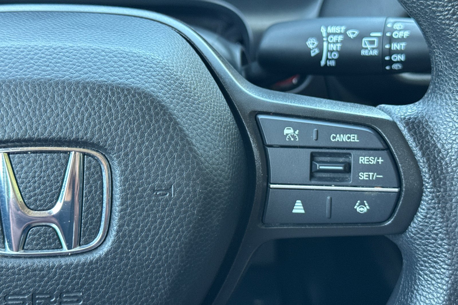 Used 2025 Honda HR-V LX image 28