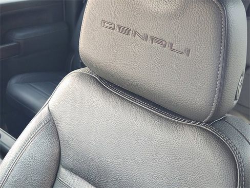 Used 2022 GMC Sierra 2500 Denali w/ Denali Ultimate Package image 15