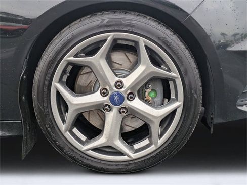 Used 2017 Ford Focus ST image 11