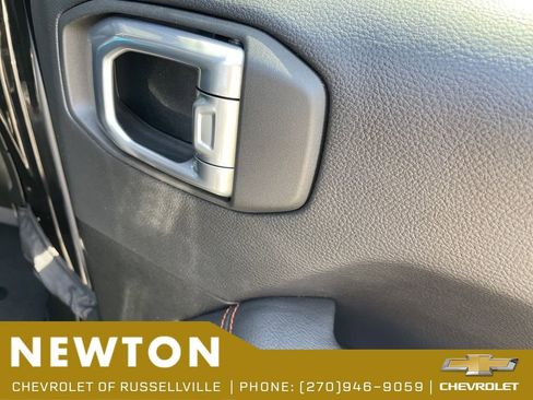 Used 2022 Jeep Gladiator Mojave AWD/4WD image 38