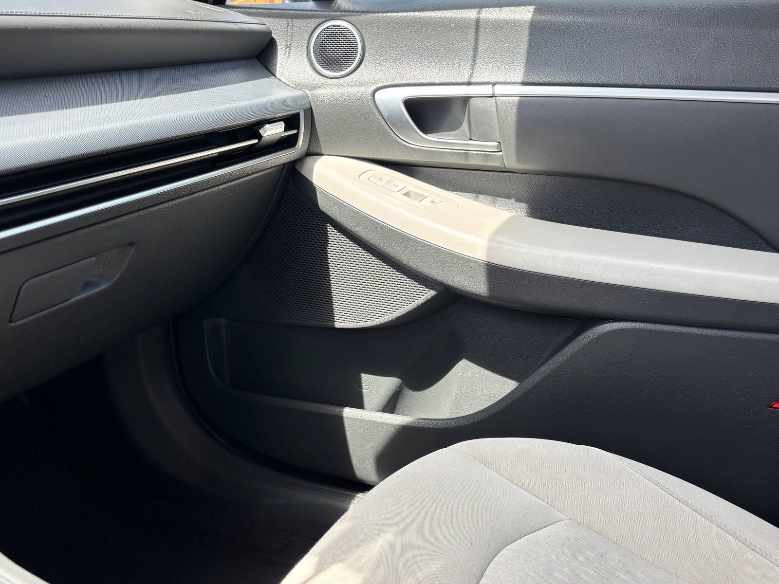 Used 2024 Hyundai Sonata SEL w/ Convenience Package FWD image 19