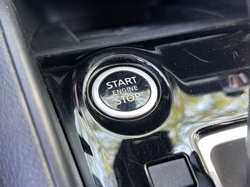 Used 2025 Nissan Versa SV image 20