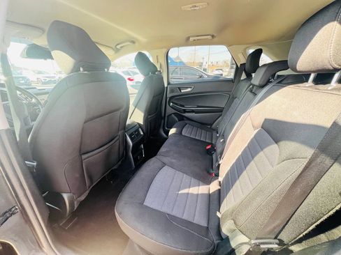 Used 2020 Ford Edge SE image 29