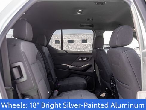 Used 2023 Chevrolet Traverse LT FWD image 13