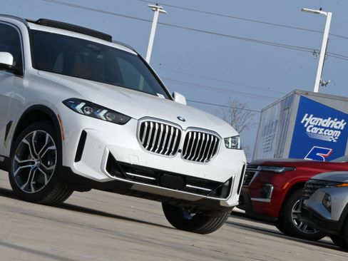 New 2026 BMW X5 xDrive40i image 3
