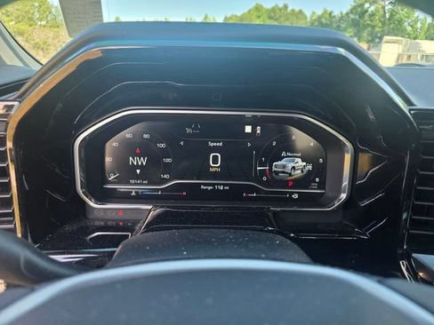 Used 2022 GMC Sierra 1500 SLT AWD/4WD image 16