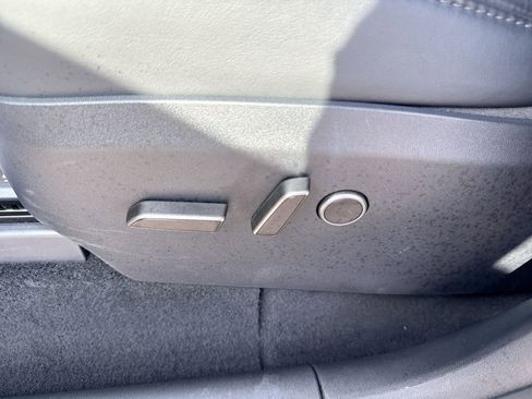 Used 2024 Tesla Model Y 2WD image 14