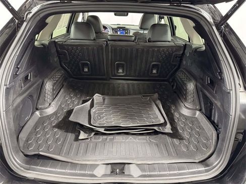 Used 2022 Subaru Outback Limited image 14