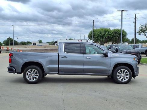 Used 2021 Chevrolet Silverado 1500 High Country w/ Technology Package AWD/4WD image 2
