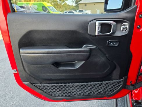 Used 2022 Jeep Wrangler Sport AWD/4WD image 12