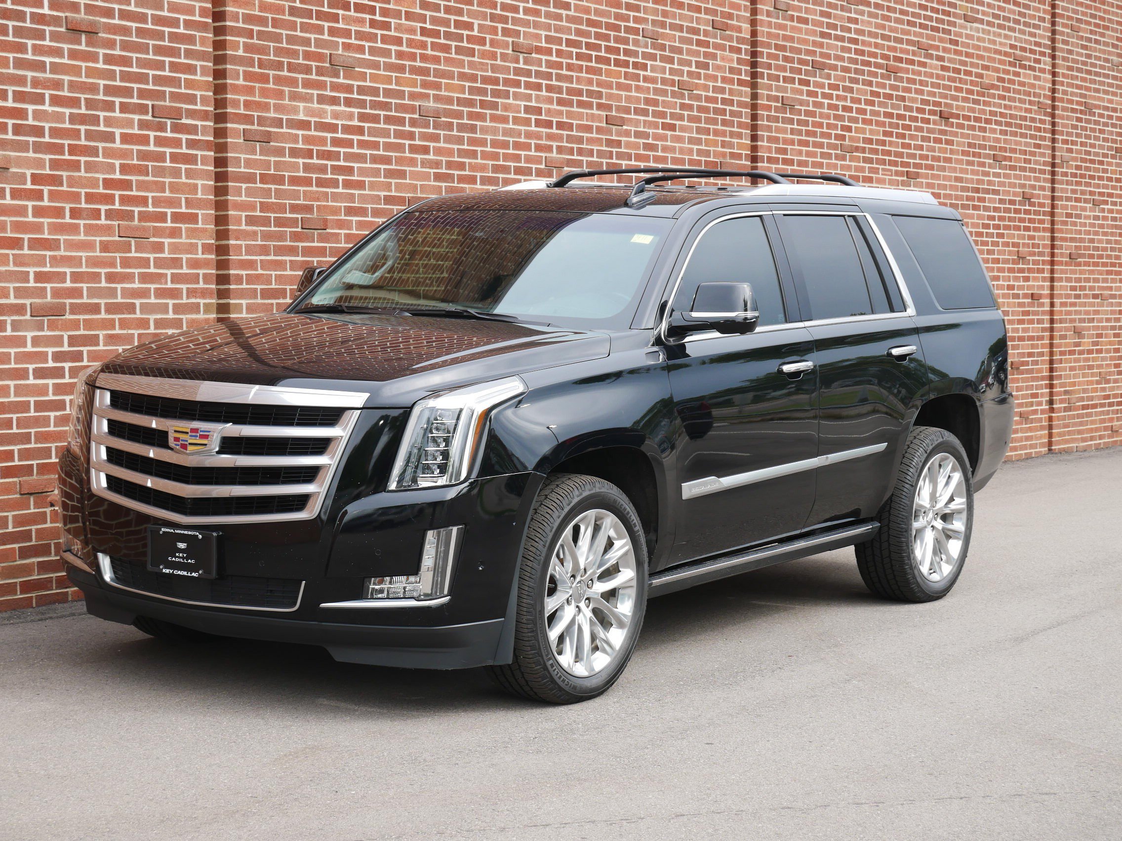 Used 2019 Cadillac Escalade Premium Luxury AWD/4WD image 1