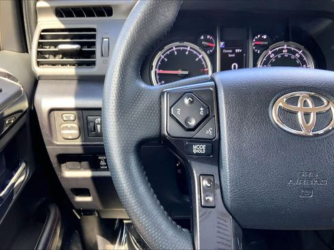 Used 2023 Toyota 4Runner TRD Off-Road AWD/4WD image 23