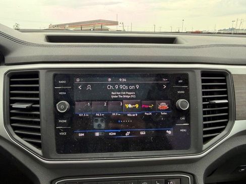 Used 2021 Volkswagen Atlas SE w/ Panoramic Sunroof Package FWD image 16