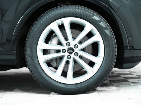 New 2025 Audi Q7 3.0T Prestige image 9