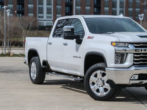 Used 2020 Chevrolet Silverado 2500 LTZ w/ LTZ Premium Package image 2