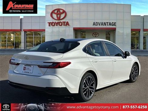 Used 2025 Toyota Camry XLE image 4