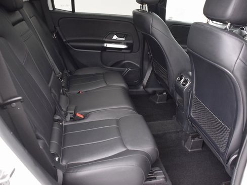 Certified 2022 Mercedes-Benz GLB 250 4MATIC image 18