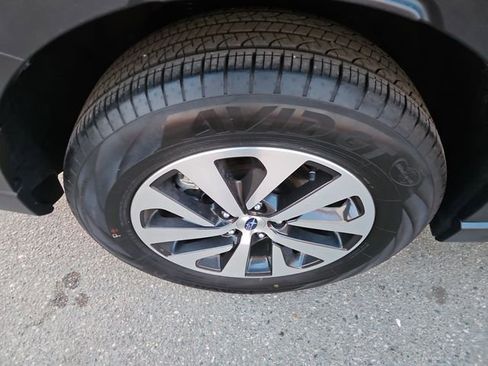 Used 2025 Subaru Outback Premium AWD/4WD image 16