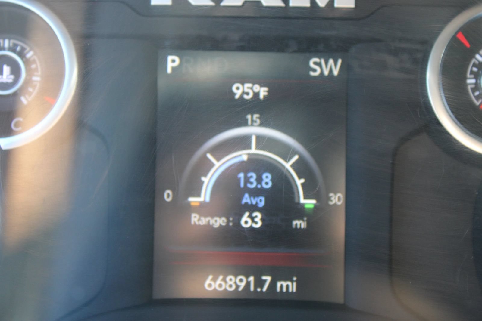 Used 2024 RAM 2500 Tradesman w/ Chrome Appearance Group AWD/4WD image 18