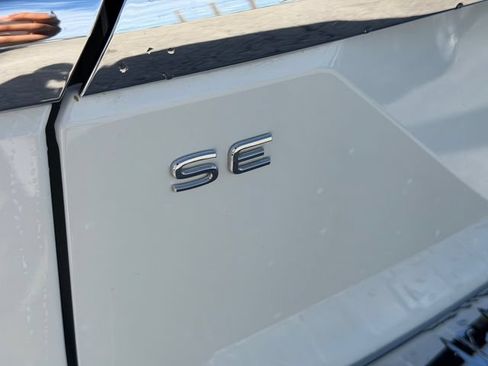 Used 2024 Volkswagen Atlas SE FWD image 13