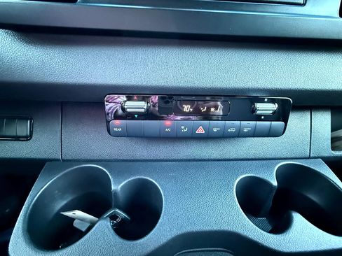 Used 2019 Mercedes-Benz Sprinter 1500 image 20