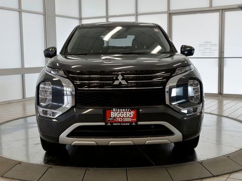 Used 2024 Mitsubishi Outlander SE image 3