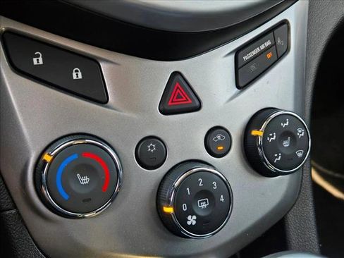 Used 2020 Chevrolet Sonic LT w/ Convenience Package image 14