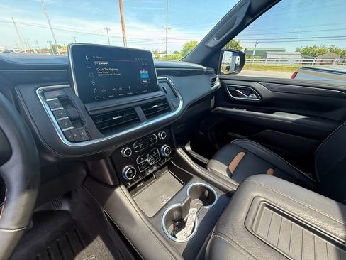 Used 2023 GMC Yukon AT4 w/ AT4 Premium Plus Package AWD/4WD image 15