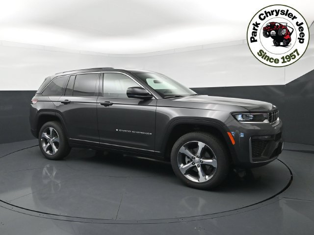 New 2026 Jeep Grand Cherokee Limited w/ Trailer Tow Package AWD/4WD image 1