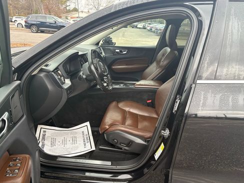 Used 2019 Volvo XC60 T5 Inscription w/ Protection Package Premier image 2