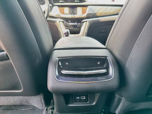 Used 2023 Cadillac XT6 Premium Luxury w/ Technology Package FWD image 24
