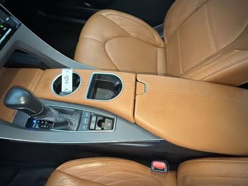 Used 2020 Toyota Avalon Limited image 22