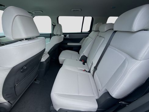 New 2026 Hyundai Santa Fe SE FWD image 17