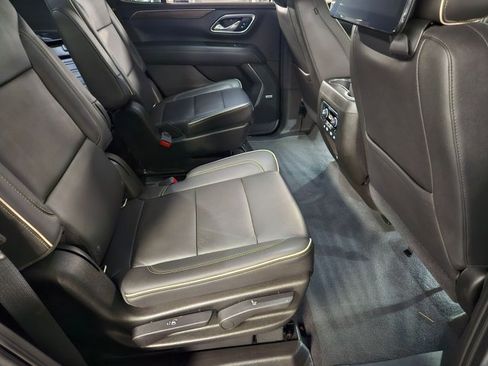 Used 2021 Chevrolet Tahoe Premier w/ Premium Package RWD image 20