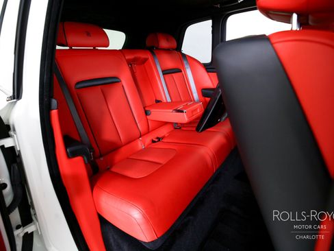 Used 2020 Rolls-Royce Cullinan image 28