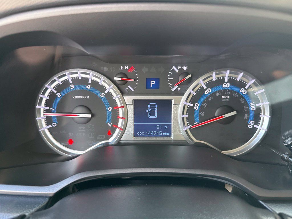 Used 2018 Toyota 4Runner Limited AWD/4WD image 33