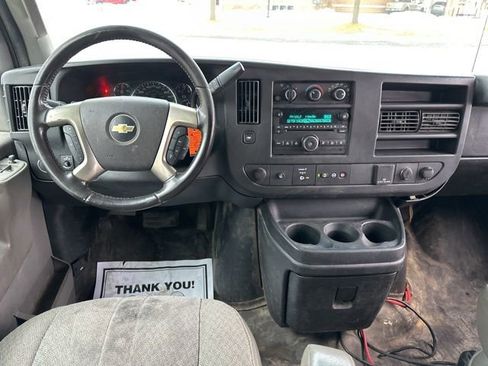 Used 2016 Chevrolet Express 2500 image 21