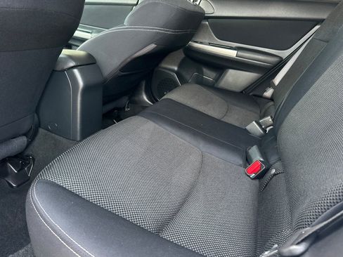 Used 2015 Subaru Crosstrek 2.0i Premium image 12